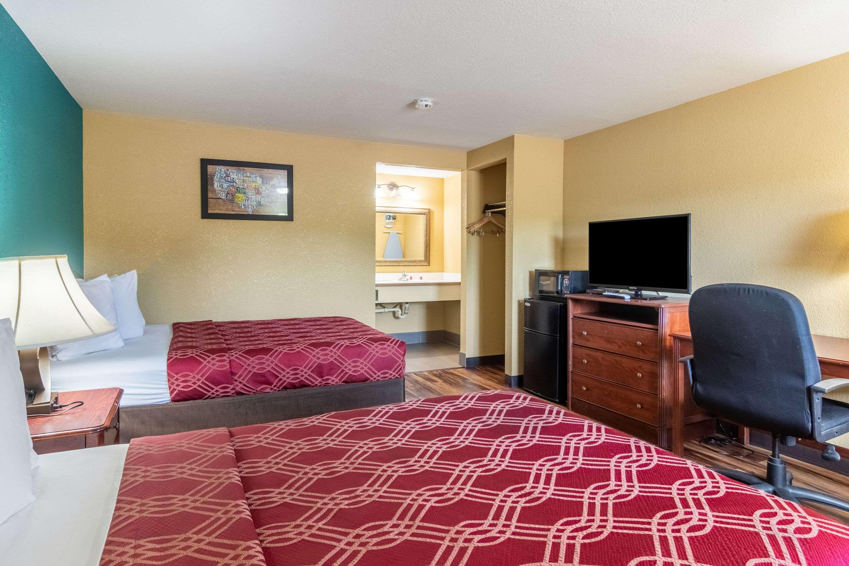 Econo Lodge Hotel Бредфорд Екстер'єр фото