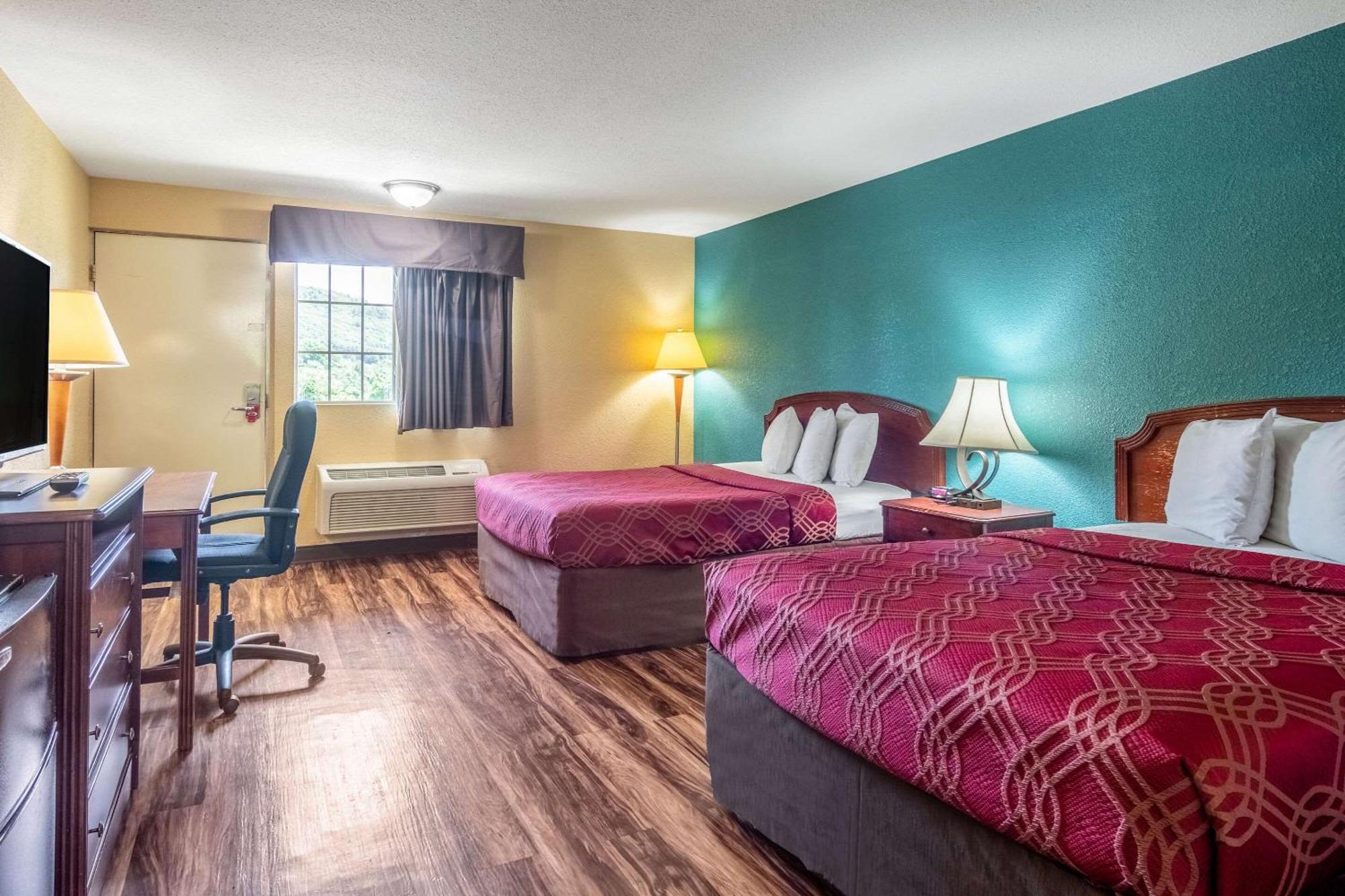 Econo Lodge Hotel Бредфорд Екстер'єр фото