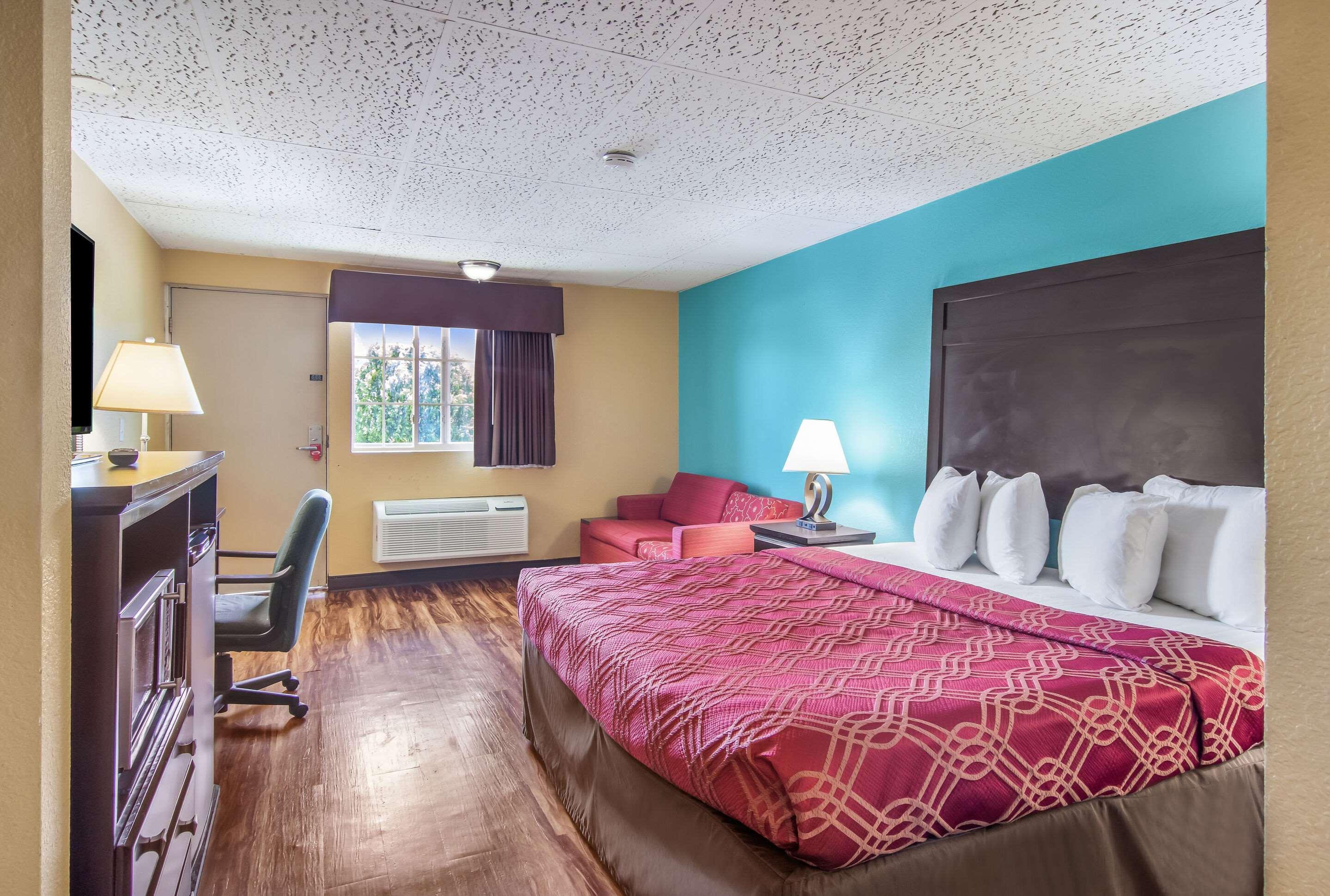 Econo Lodge Hotel Бредфорд Екстер'єр фото