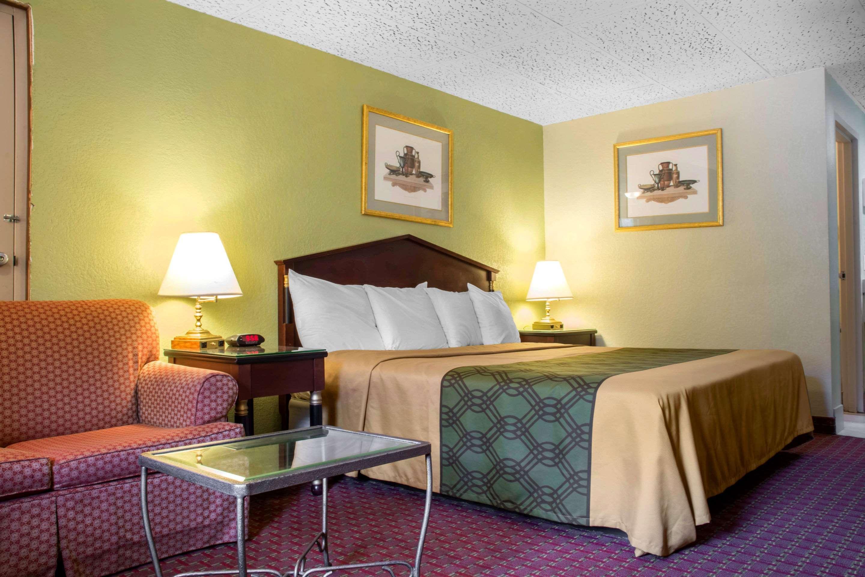 Econo Lodge Hotel Бредфорд Екстер'єр фото
