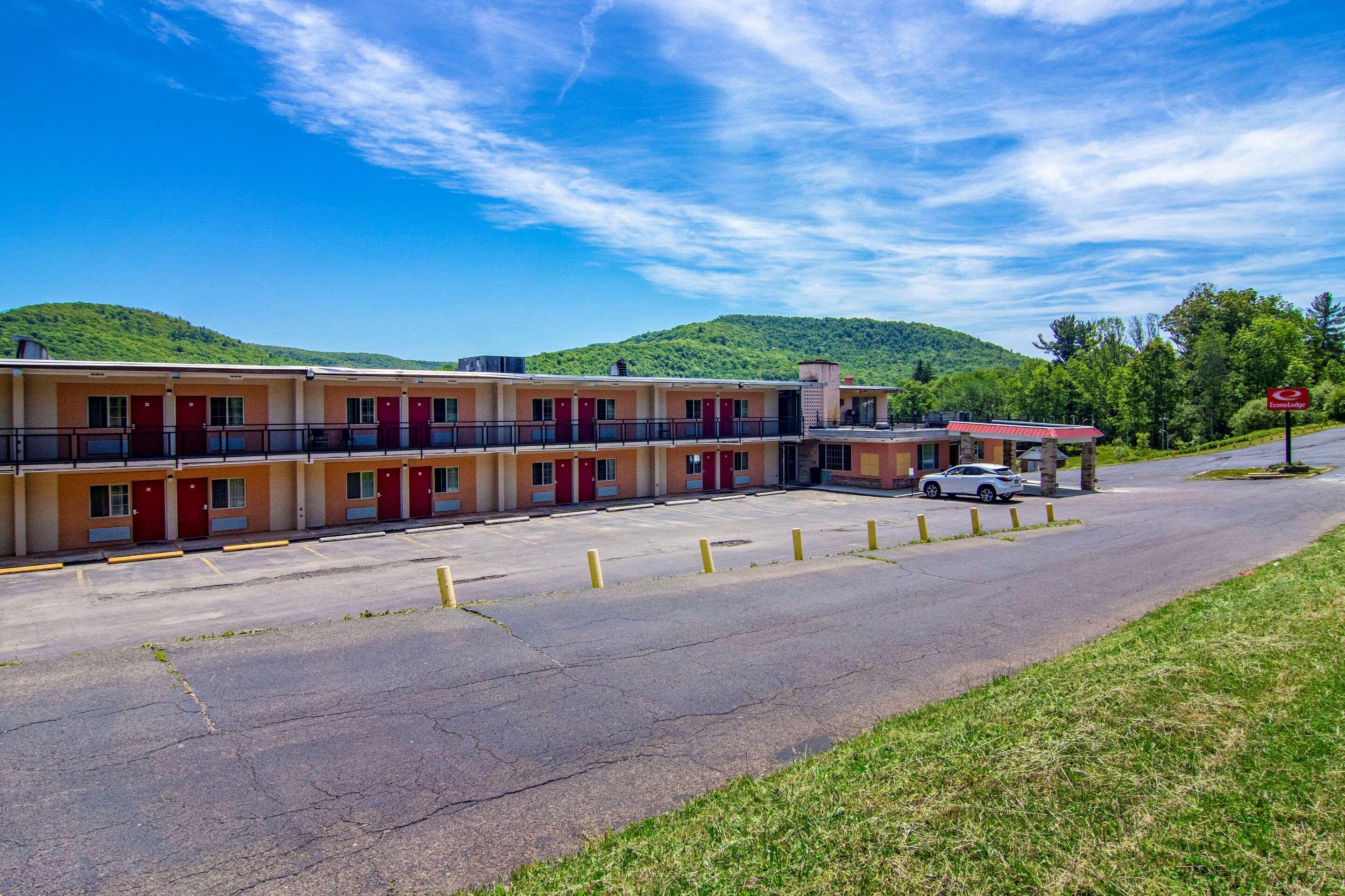Econo Lodge Hotel Бредфорд Екстер'єр фото